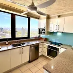 2 Bdrm Apt In \'Aquarius\' Surfers Broadbeach
