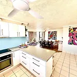 2 Bdrm Apt In \'Aquarius\' Surfers Broadbeach