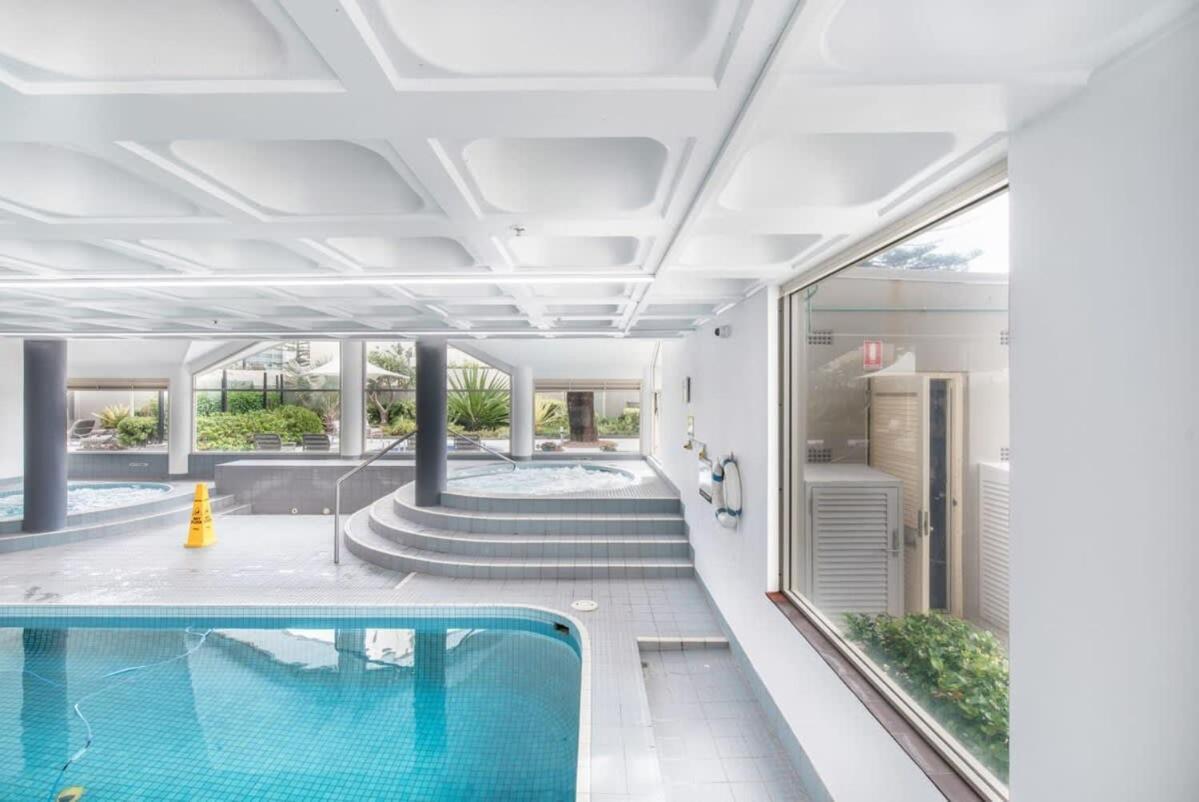 Apartment 2 Bdrm In 'aquarius' Surfers Broadbeach