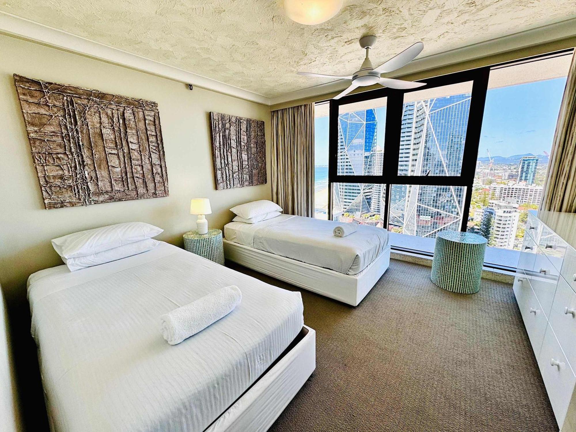 Apartment 2 Bdrm In 'aquarius' Surfers Broadbeach