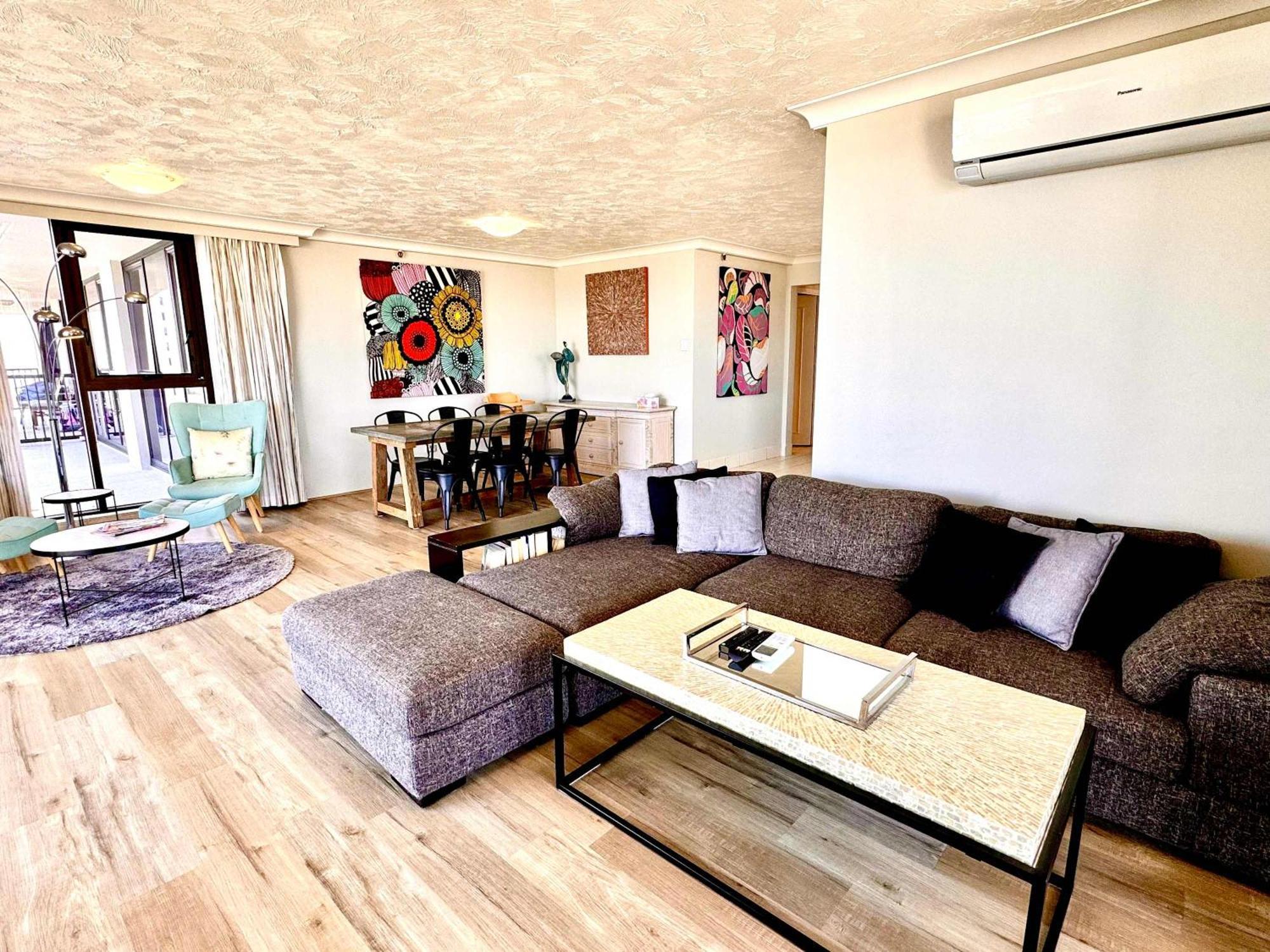 2 Bdrm In 'aquarius' Surfers Broadbeach Apartment Gold Coast